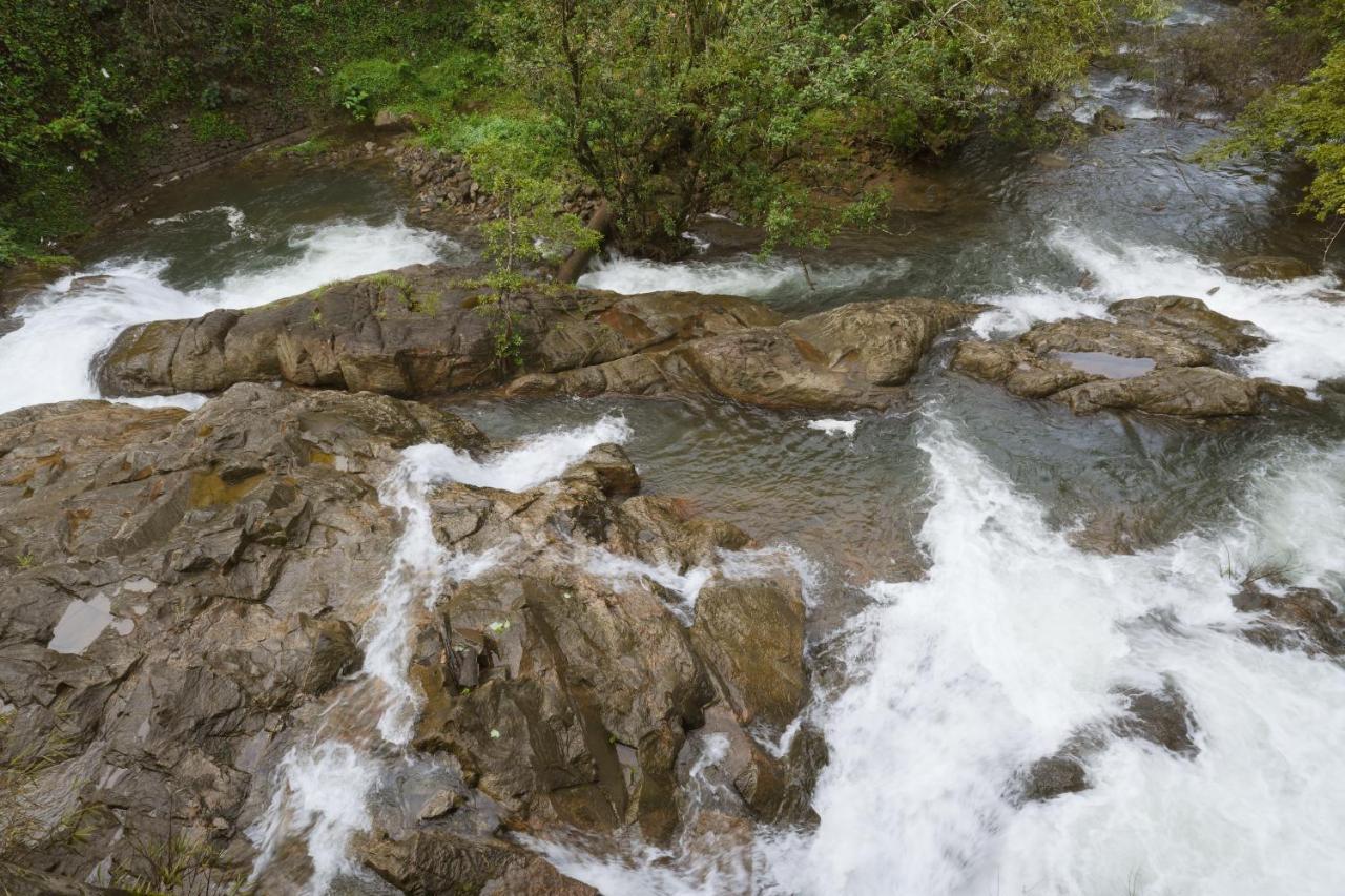 Bluemist Resorts Athirapalli Kültér fotó